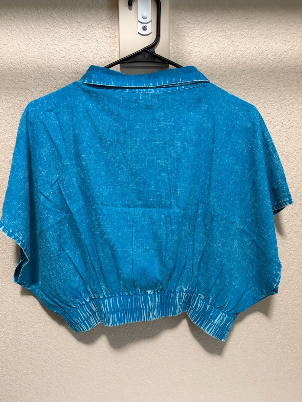 Zenana Outfitters Turquoise Cropped V-Neck Blouse - Picture 6 of 6